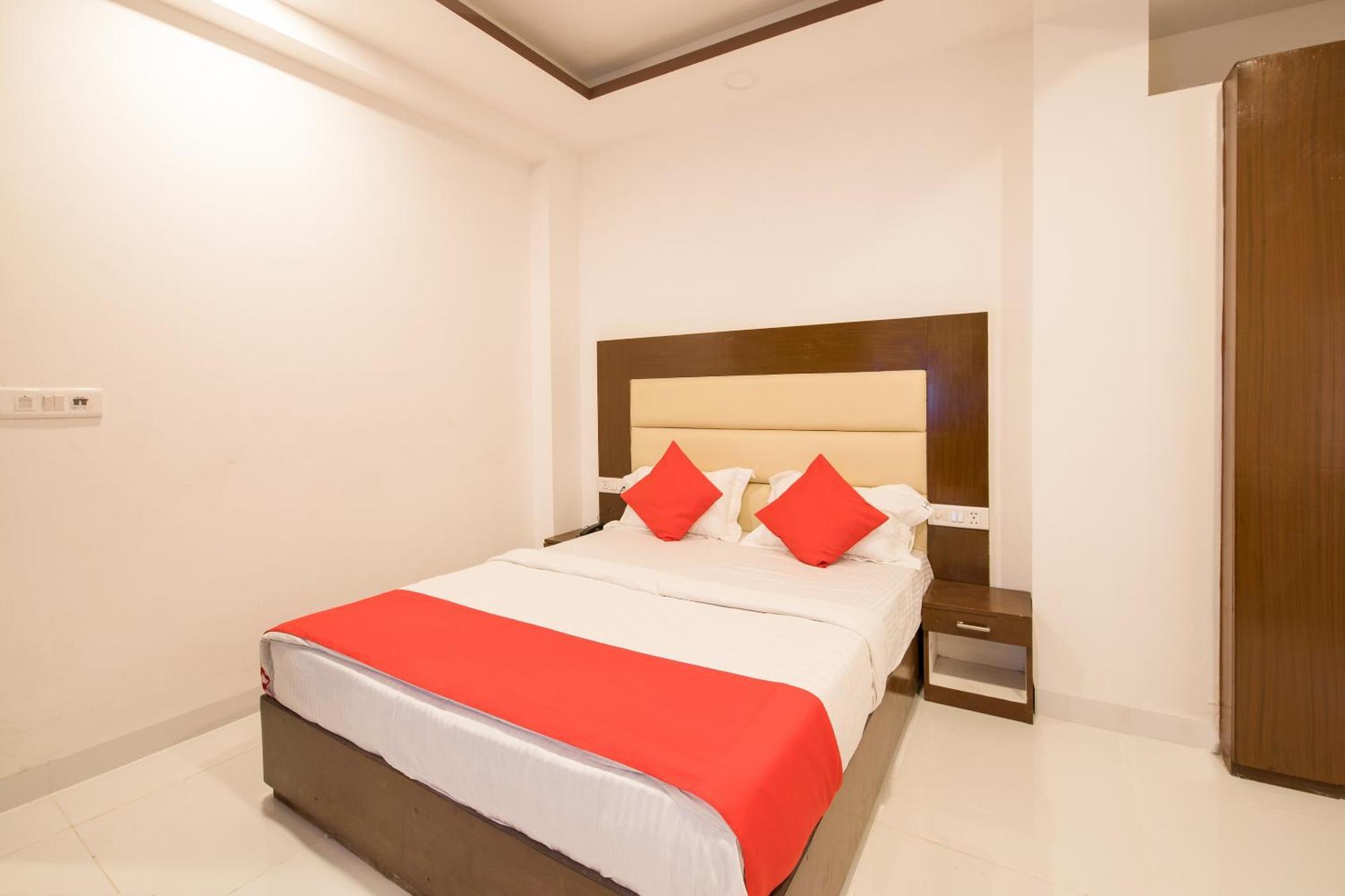 Hotel O Melfort Nuova Delhi Esterno foto